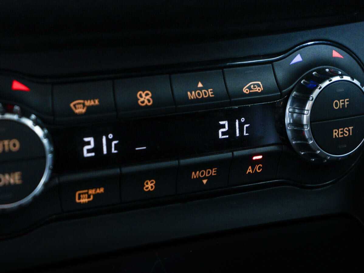 Mercedes-Benz CLA с пробегом — 2013 год. Фото: #19