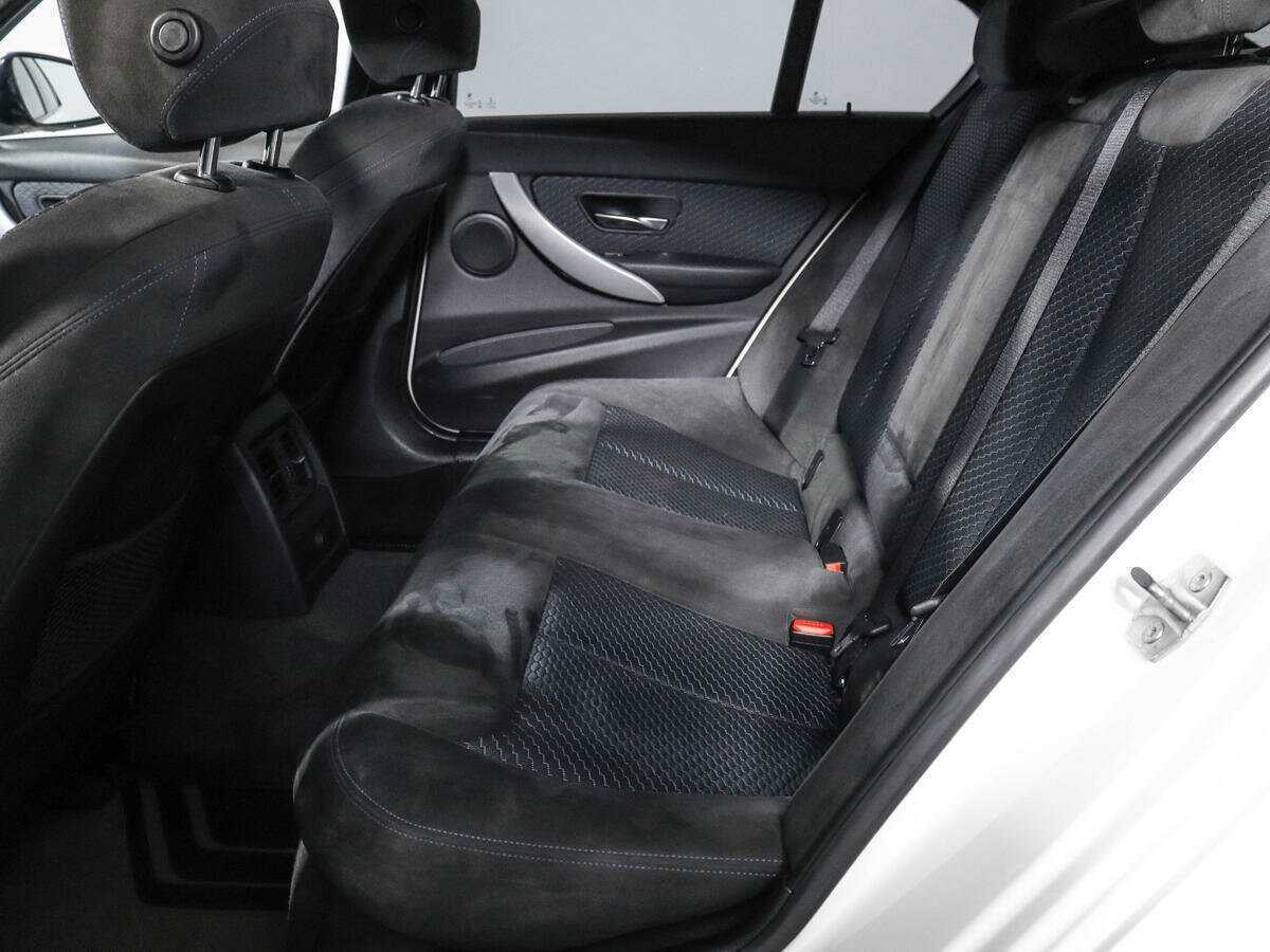 BMW 3 серии с пробегом — 2015 год. Фото: #9