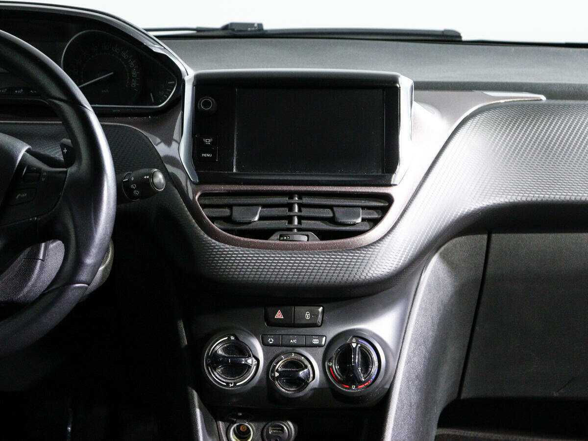 Peugeot 2008 с пробегом — 2014 год. Фото: #10