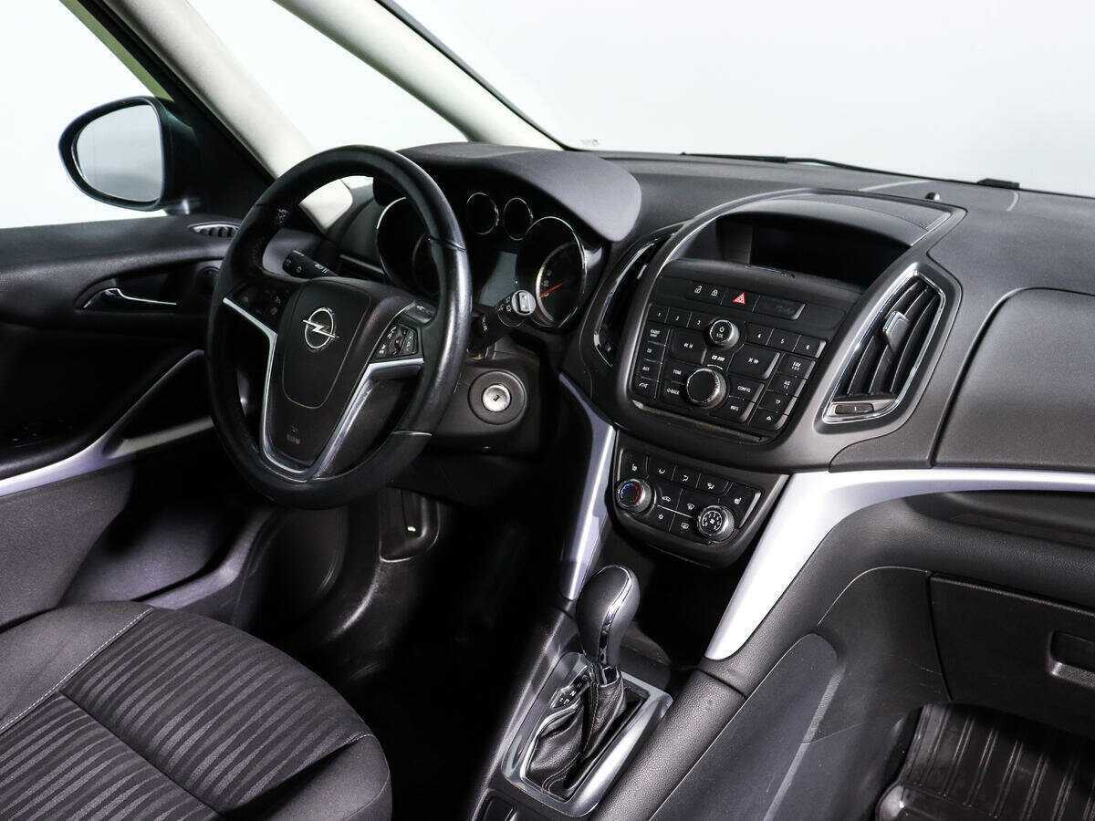 Opel Zafira с пробегом — 2012 год. Фото: #8