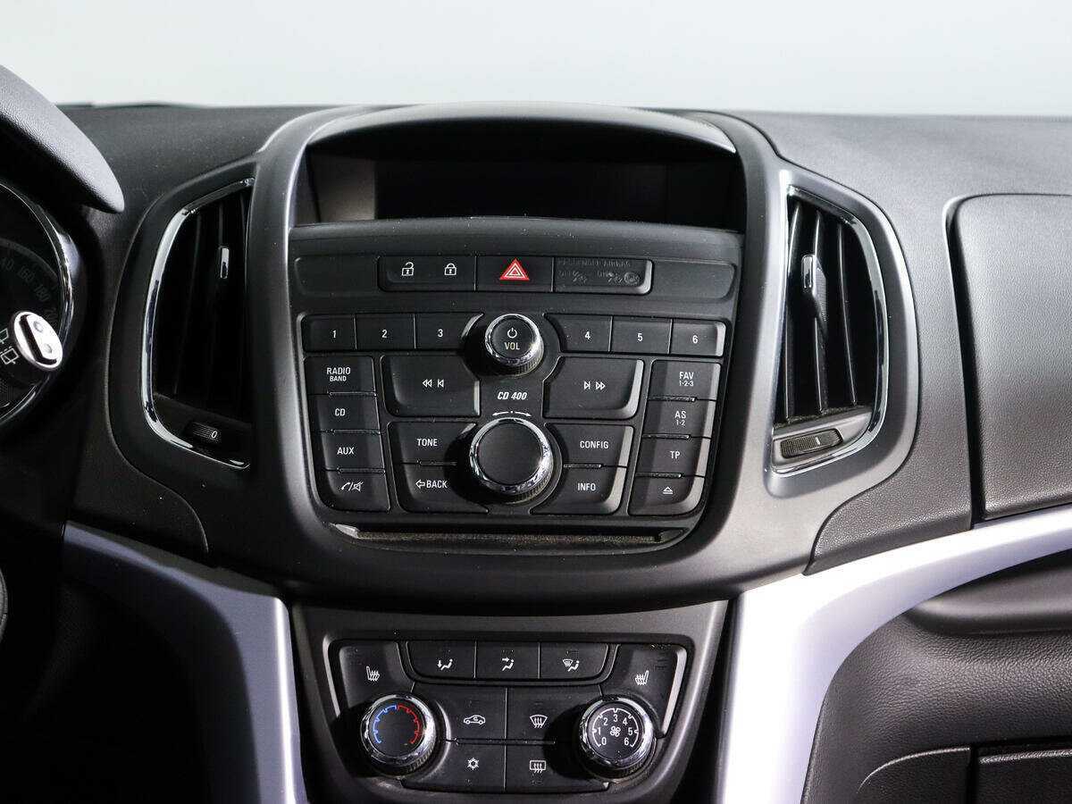 Opel Zafira с пробегом — 2012 год. Фото: #12