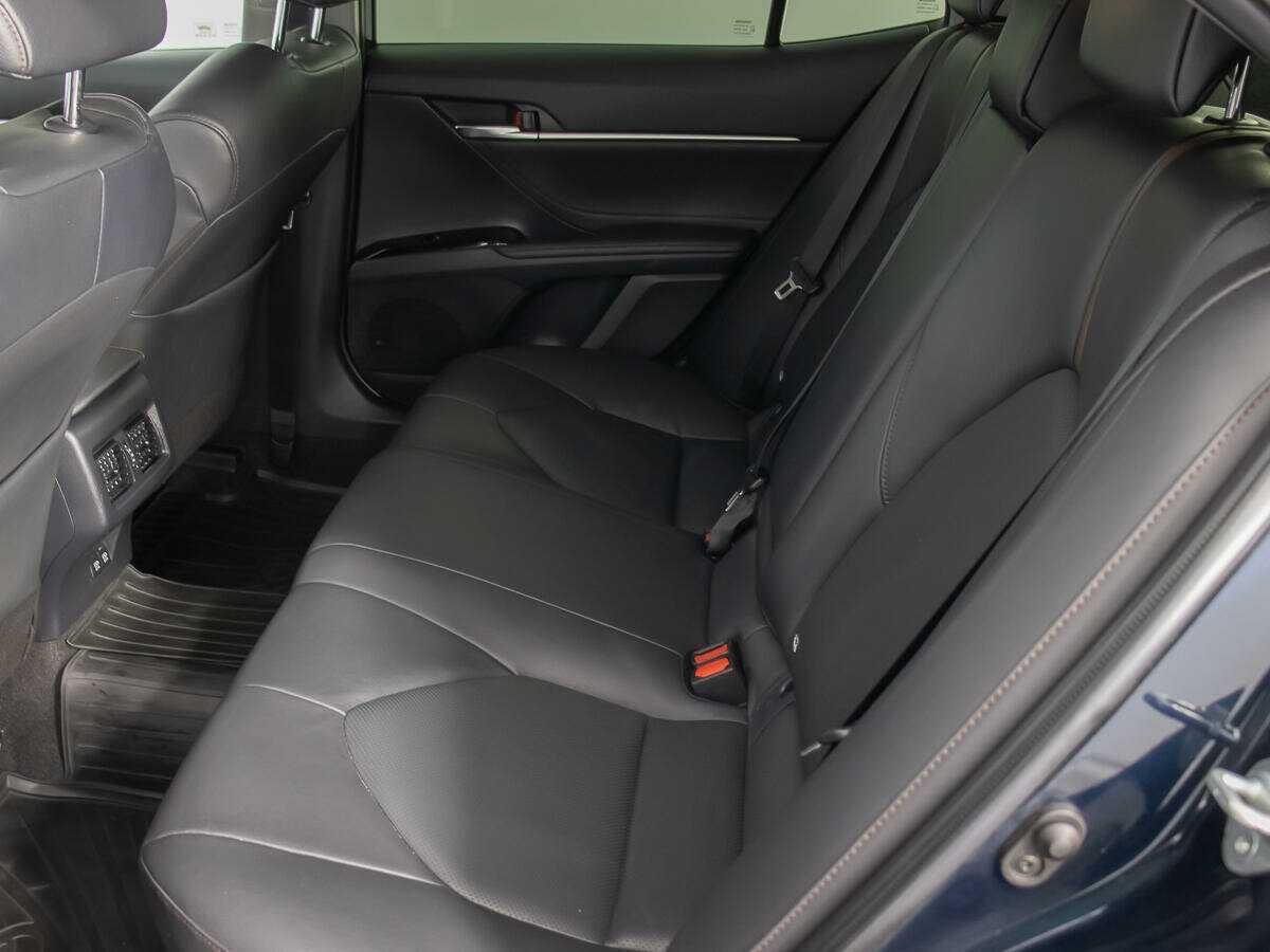 Toyota Camry с пробегом — 2018 год. Фото: #14