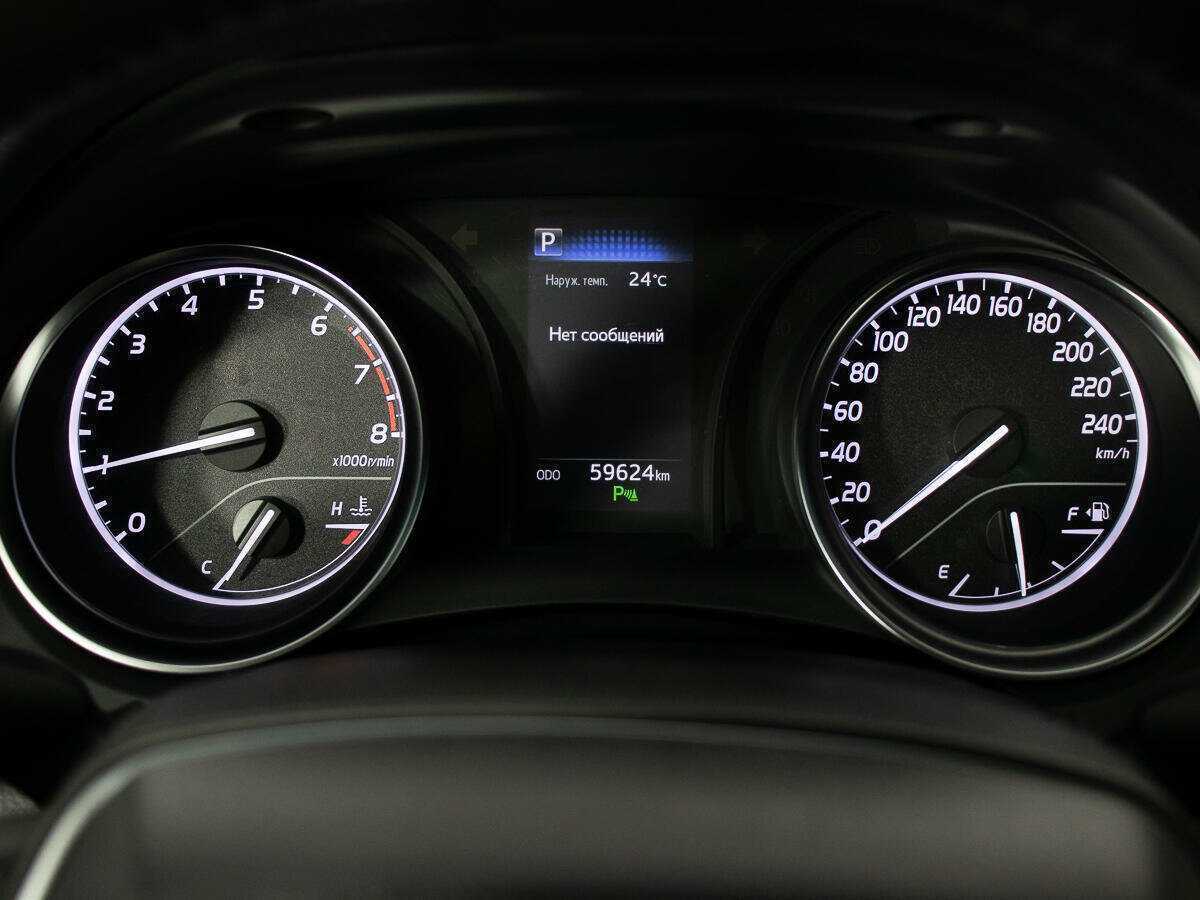 Toyota Camry с пробегом — 2018 год. Фото: #15