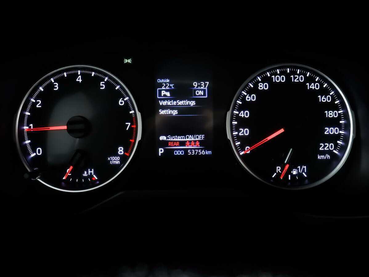 Toyota RAV4 с пробегом — 2020 год. Фото: #9