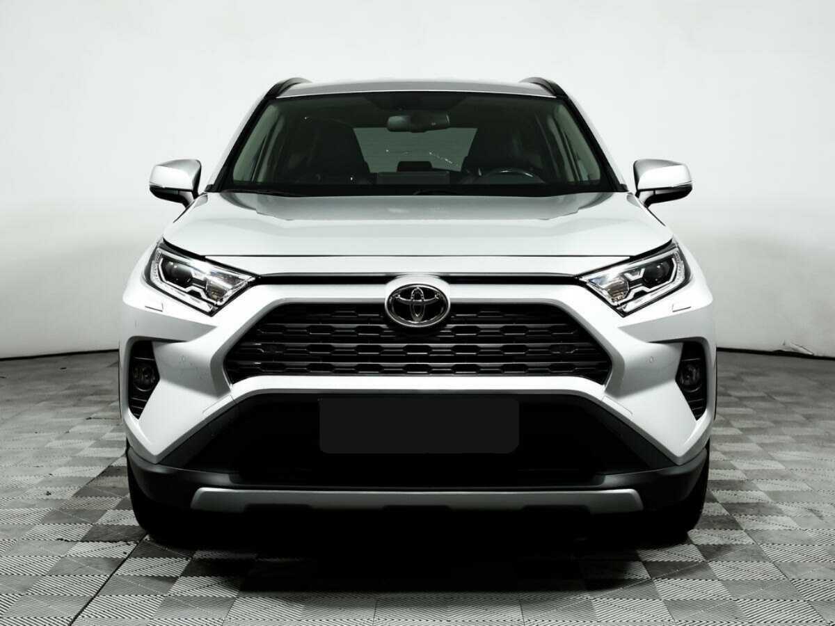 Toyota RAV4 с пробегом — 2020 год. Фото: #1