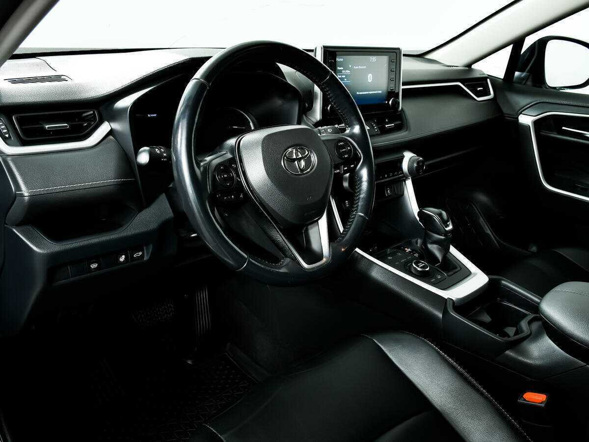 Toyota RAV4 с пробегом — 2020 год. Фото: #12
