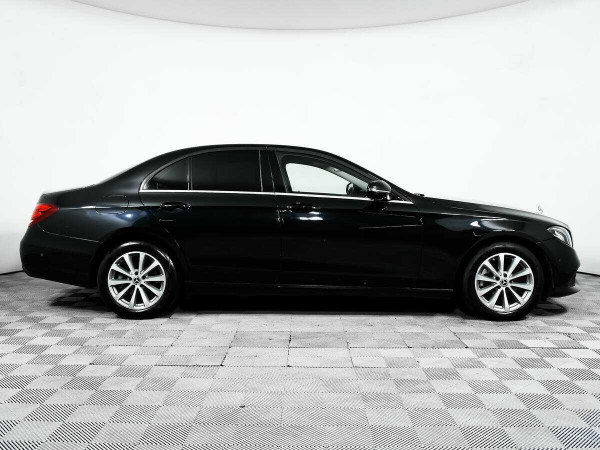 Mercedes-Benz E-Класс с пробегом — 2019 год. Фото: #3