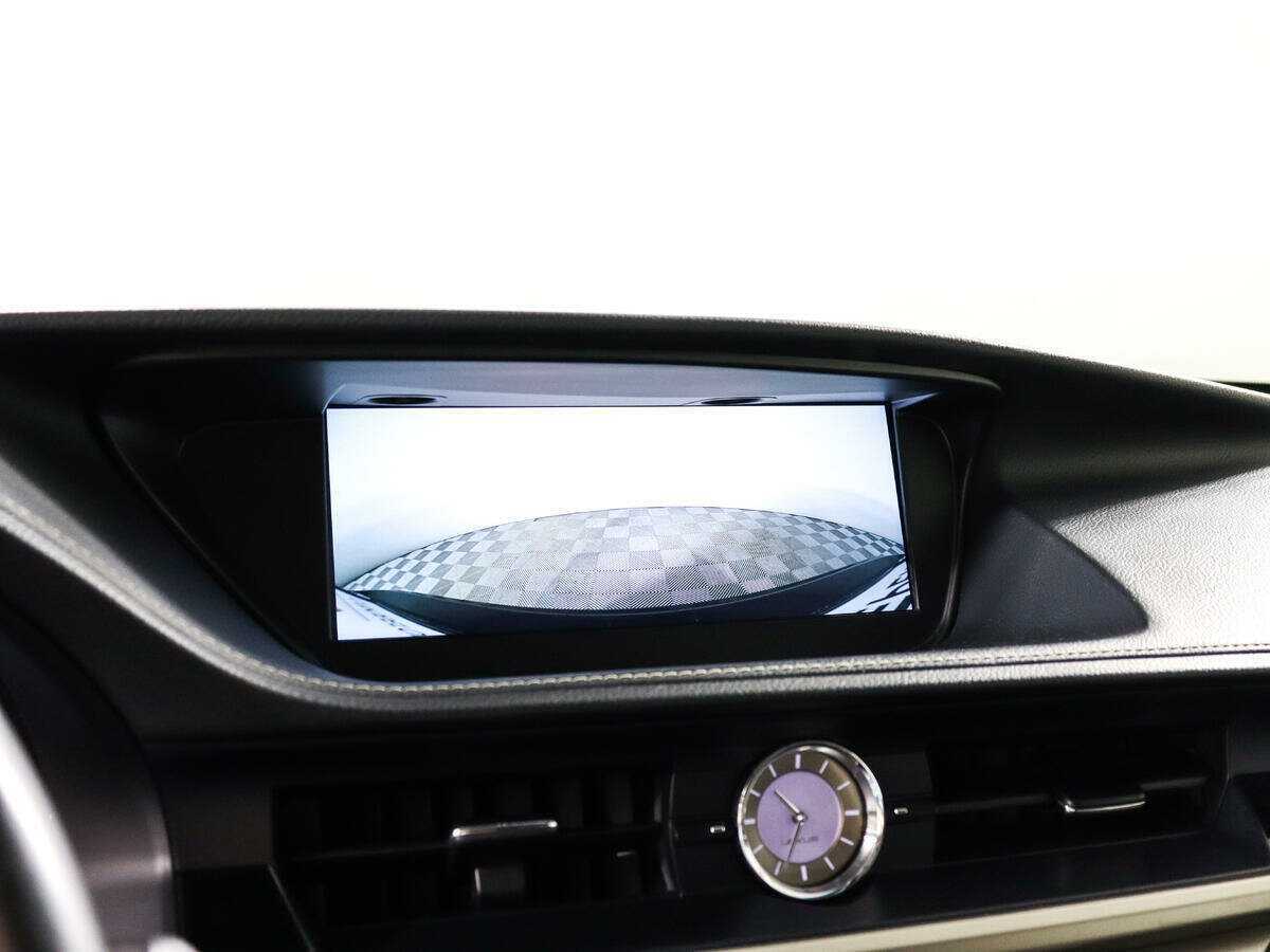 Lexus ES с пробегом — 2014 год. Фото: #14