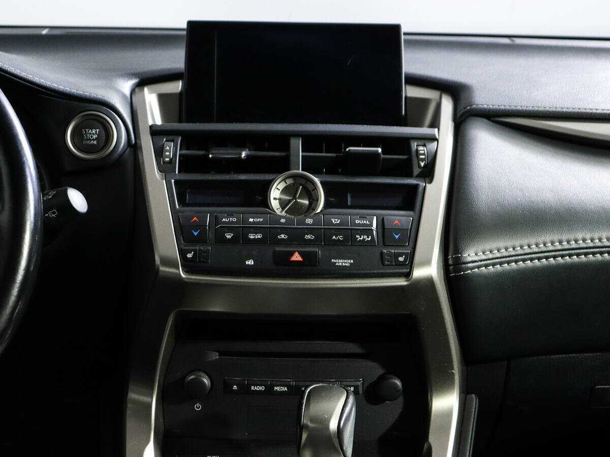 Lexus NX с пробегом — 2015 год. Фото: #10