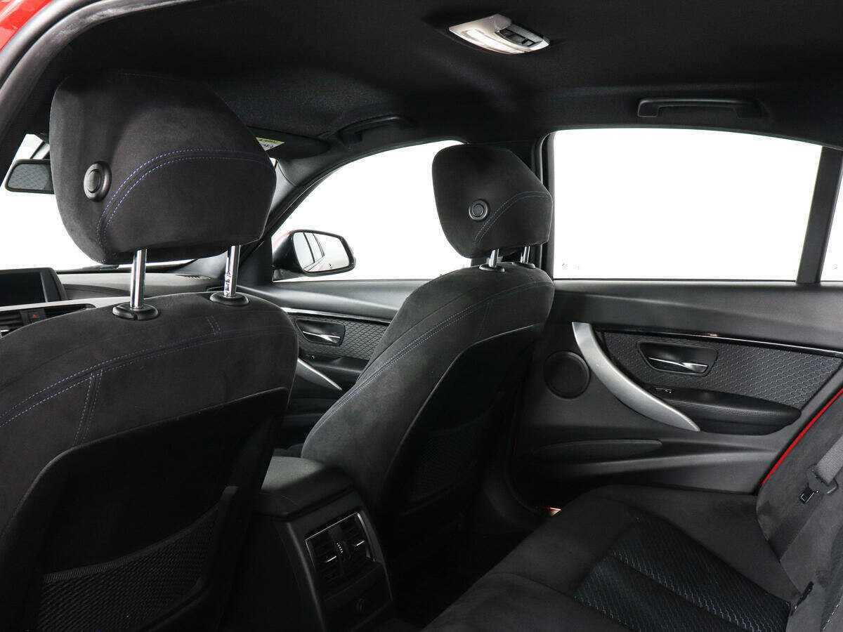 BMW 3 серии с пробегом — 2018 год. Фото: #13