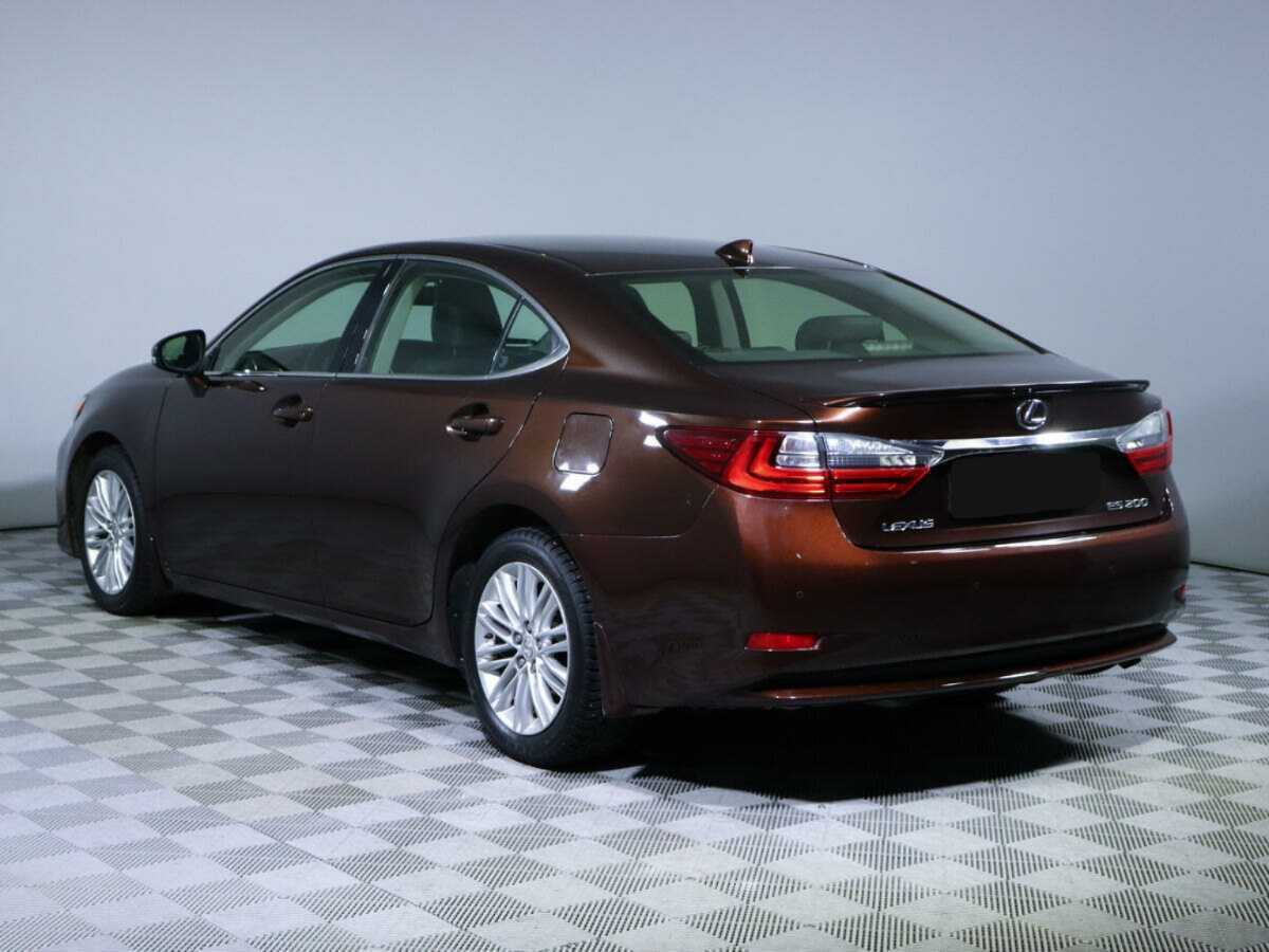 Lexus ES с пробегом — 2016 год. Фото: #6