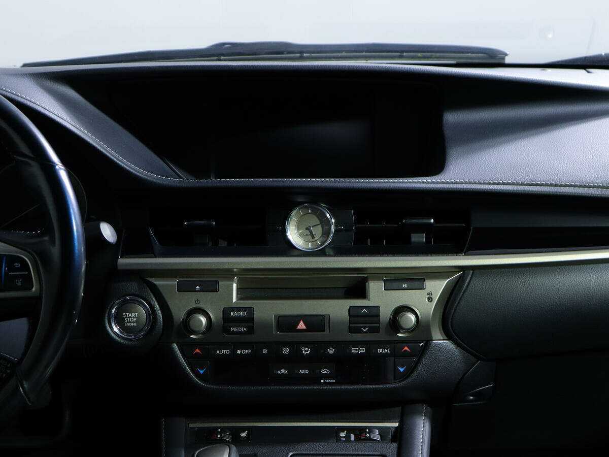 Lexus ES с пробегом — 2016 год. Фото: #12
