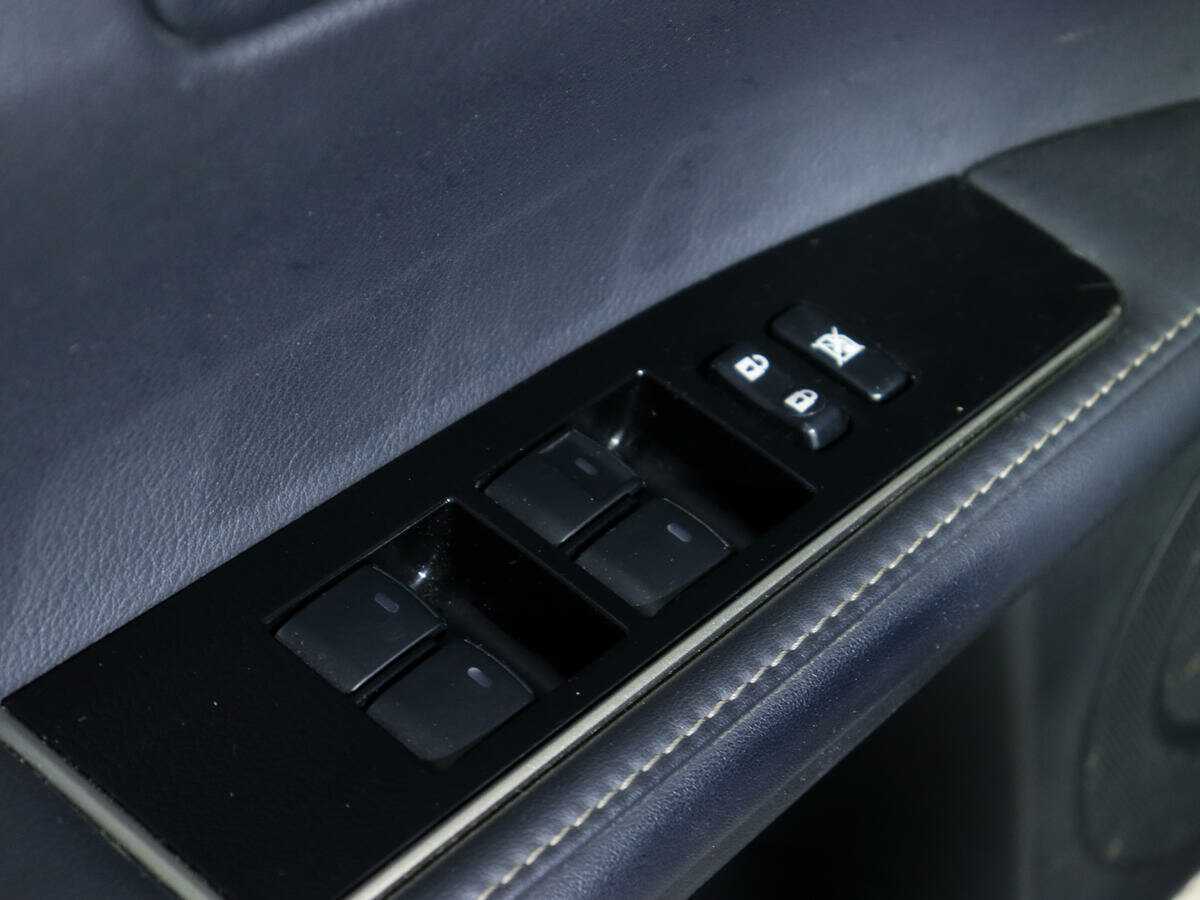 Lexus ES с пробегом — 2016 год. Фото: #17