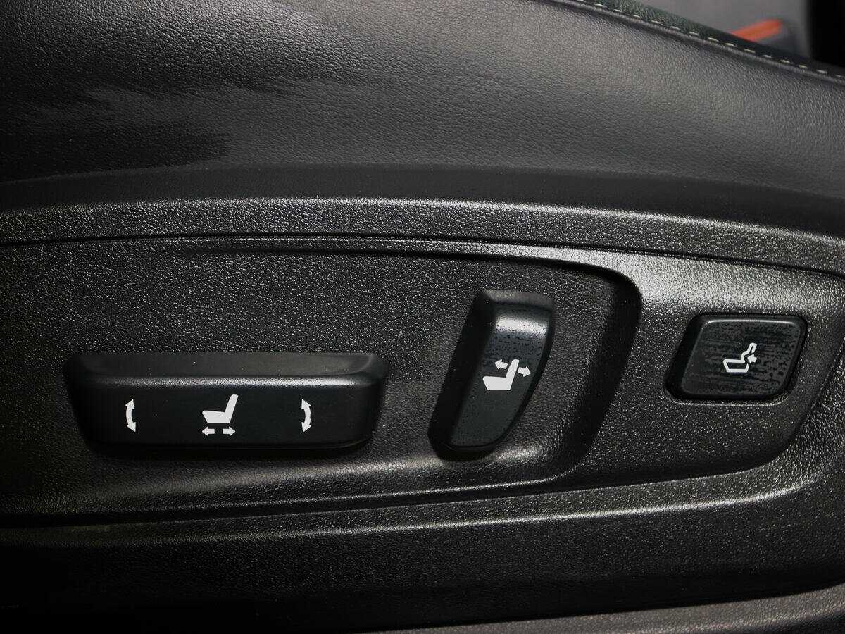 Lexus ES с пробегом — 2016 год. Фото: #18