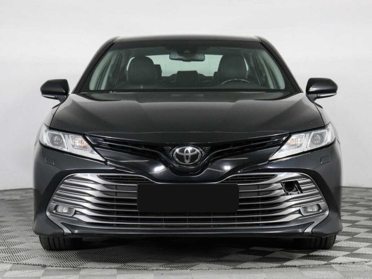 Toyota Camry с пробегом — 2019 год. Фото: #1