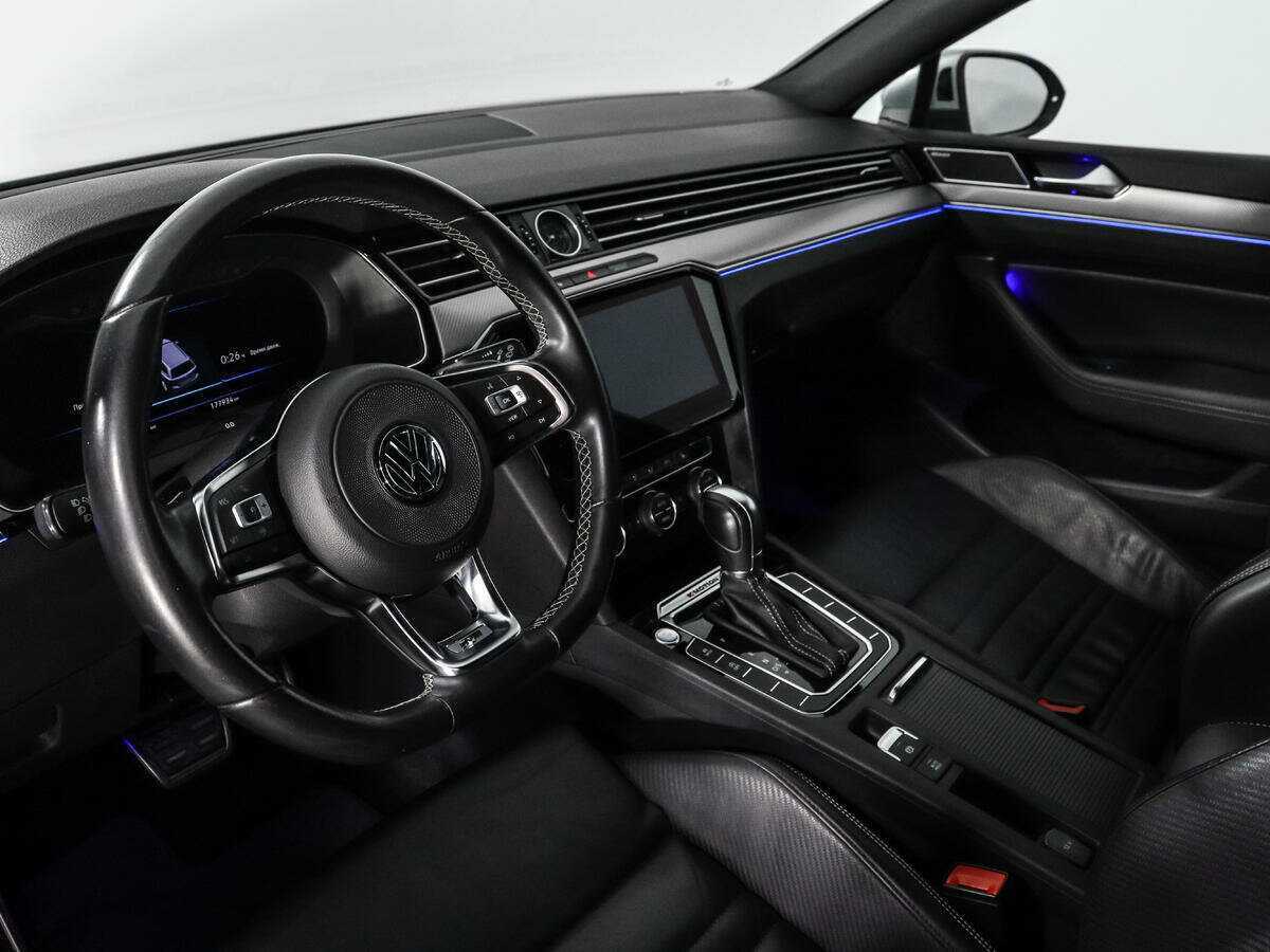 Volkswagen Passat с пробегом — 2019 год. Фото: #8