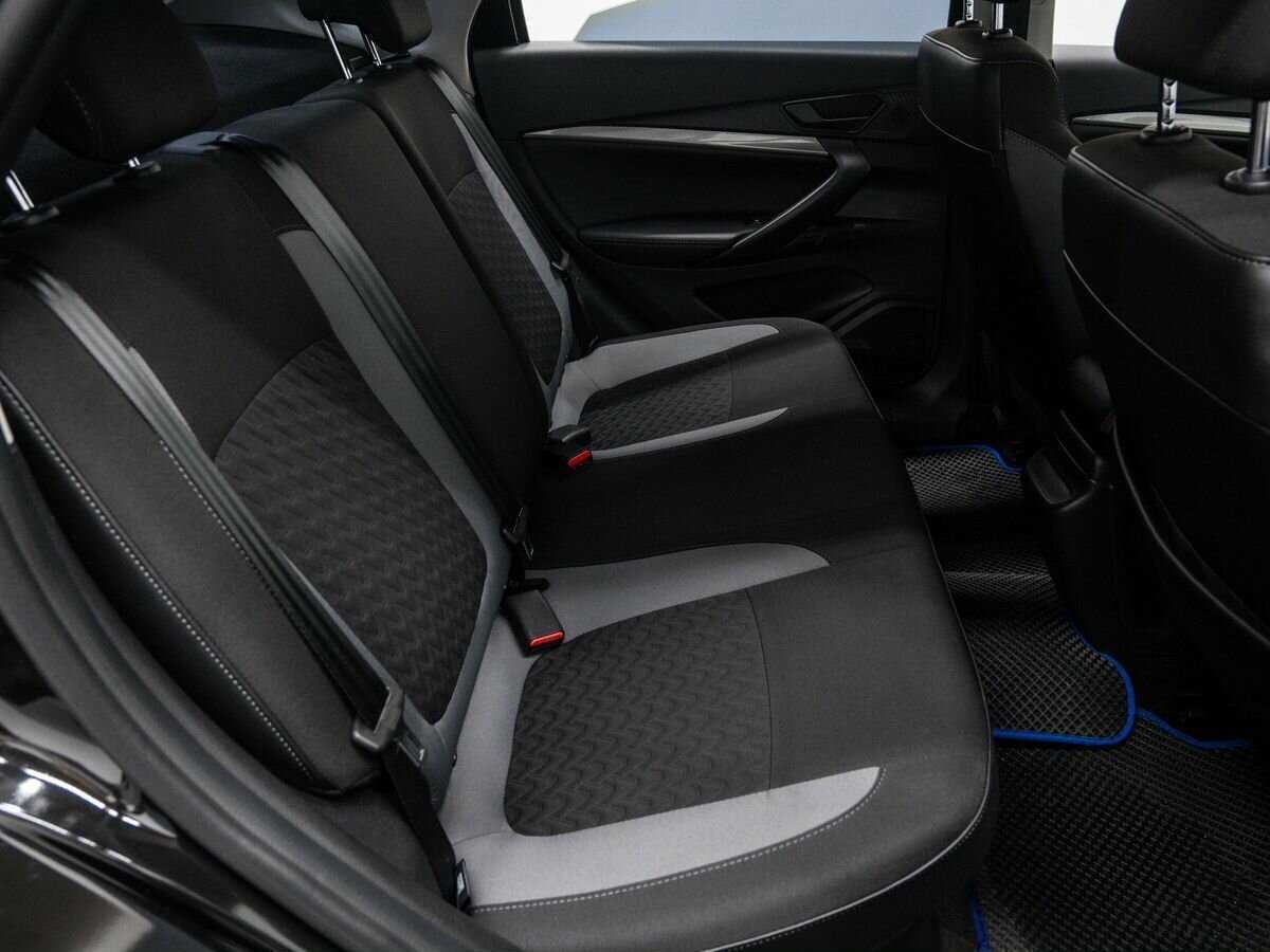 Lada (ВАЗ) Vesta с пробегом — 2024 год. Фото: #10