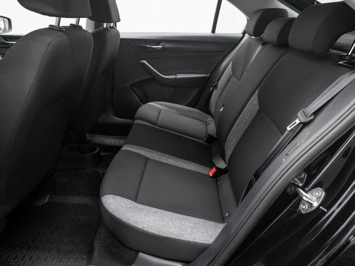 Skoda Rapid с пробегом — 2022 год. Фото: #11