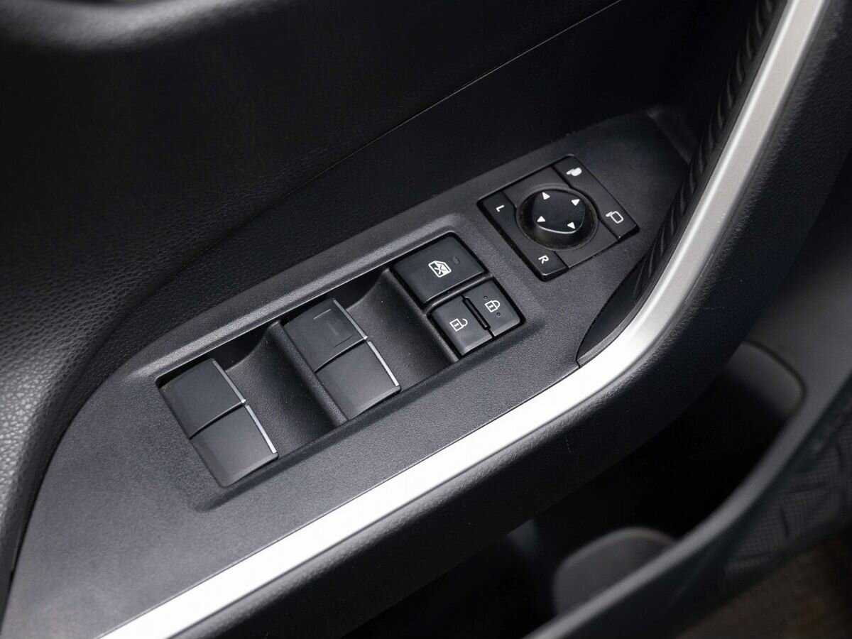 Toyota RAV4 с пробегом — 2021 год. Фото: #18