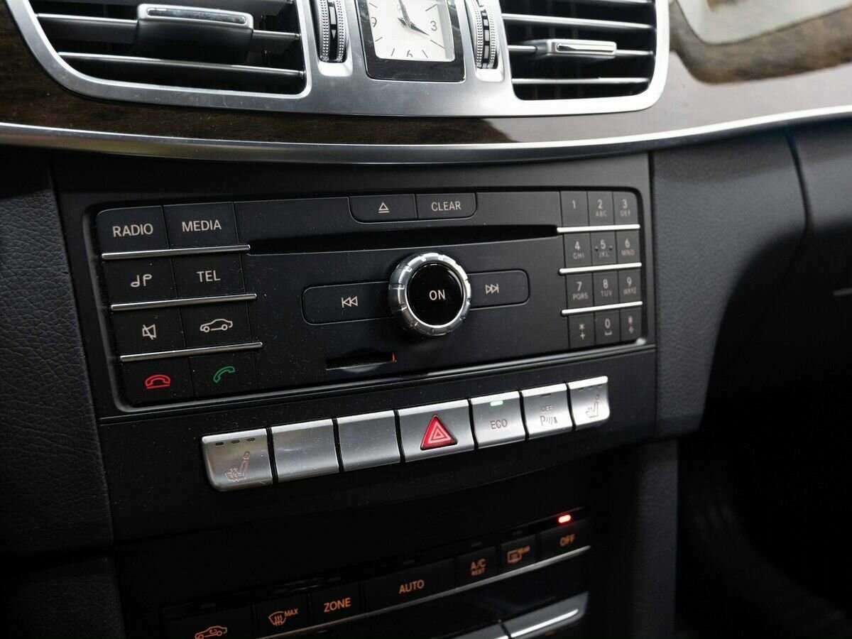 Mercedes-Benz E-Класс с пробегом — 2015 год. Фото: #23