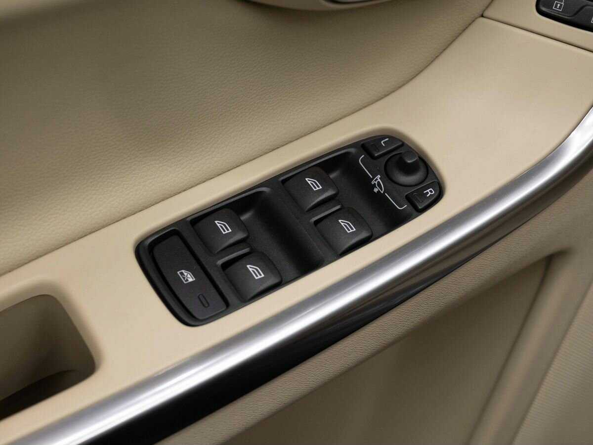 Volvo XC60 с пробегом — 2014 год. Фото: #18