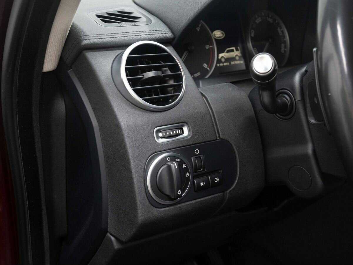 Land Rover Discovery с пробегом — 2014 год. Фото: #22