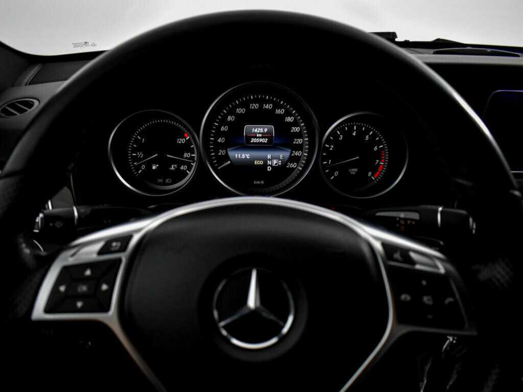 Mercedes-Benz E-Класс с пробегом — 2015 год. Фото: #20