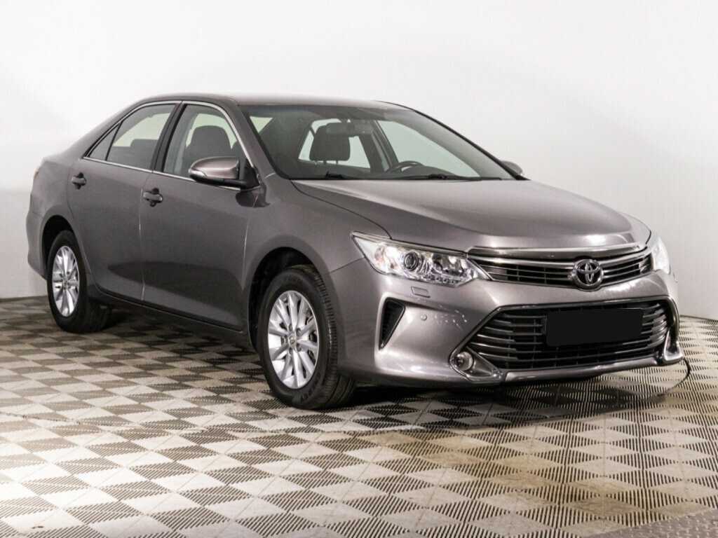 Toyota Camry с пробегом — 2015 год. Фото: #2