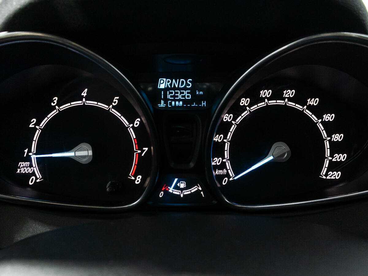 Ford Fiesta с пробегом — 2016 год. Фото: #11