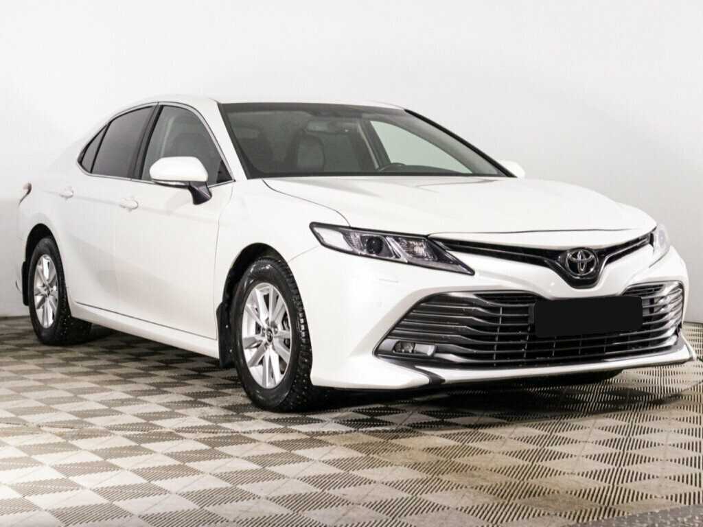 Toyota Camry с пробегом — 2018 год. Фото: #2