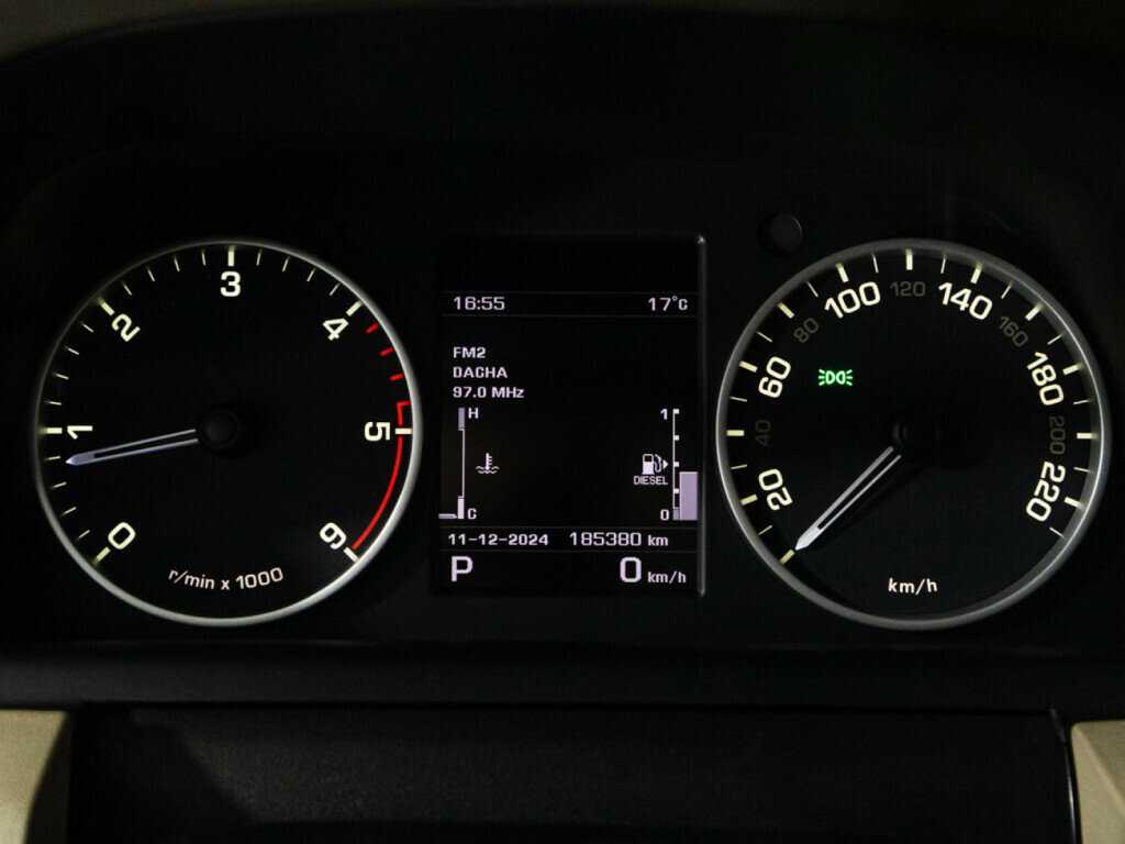 Land Rover Discovery с пробегом — 2013 год. Фото: #11