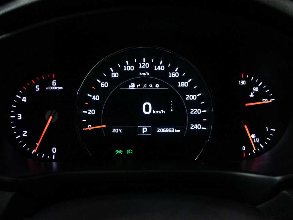 Kia Sorento с пробегом — 2016 год. Фото: #11