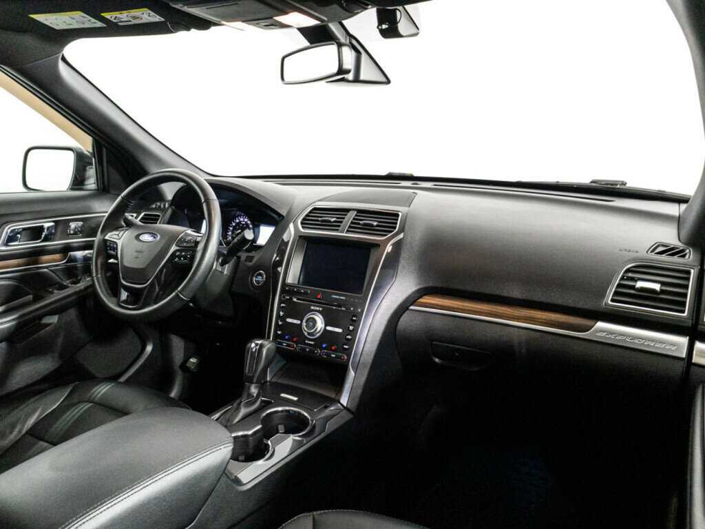 Ford Explorer с пробегом — 2018 год. Фото: #8