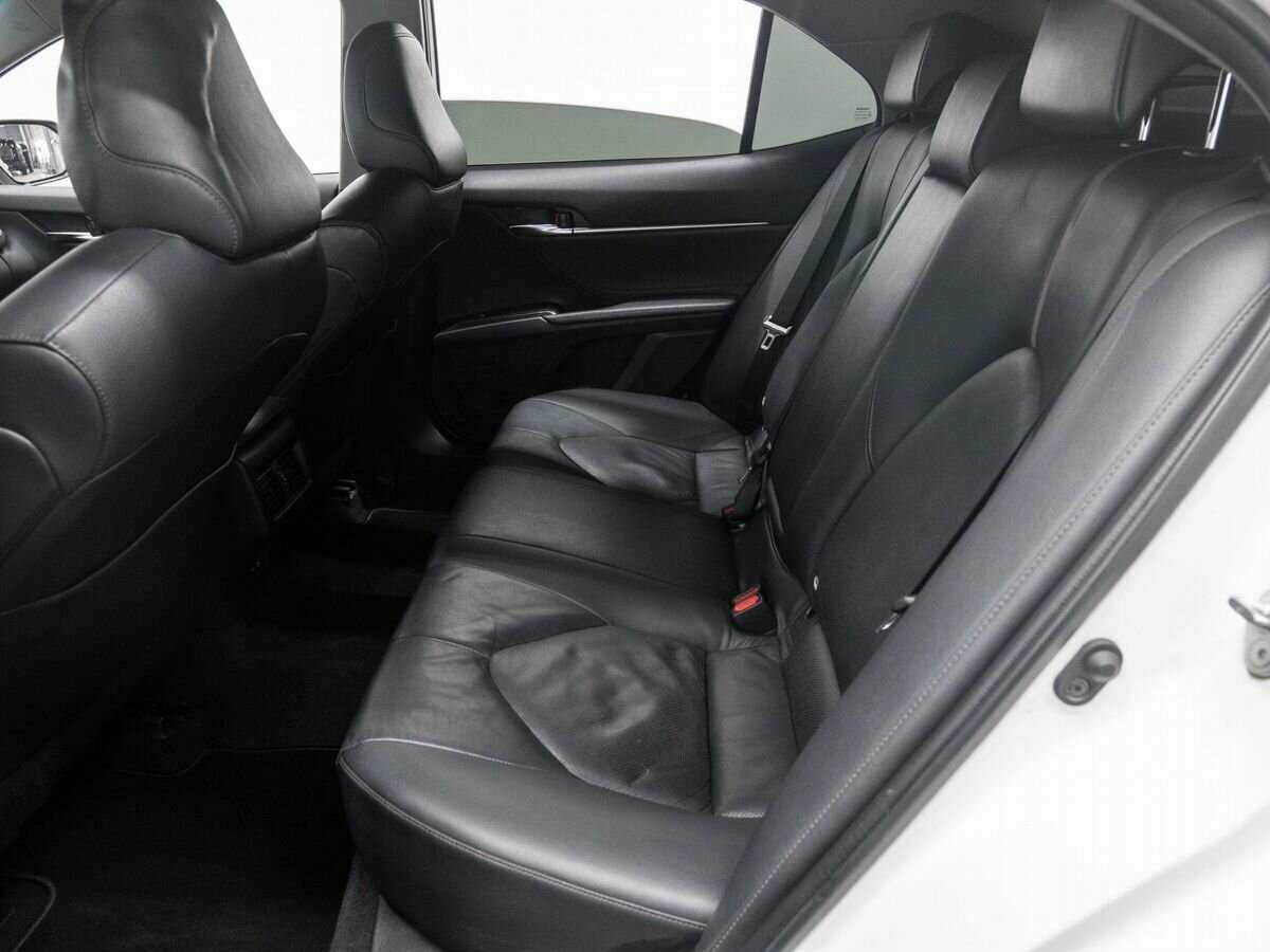 Toyota Camry с пробегом — 2022 год. Фото: #12