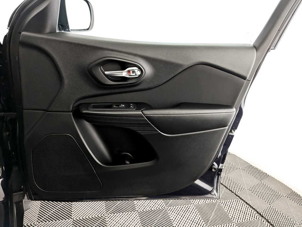 Jeep Cherokee с пробегом — 2014 год. Фото: #22