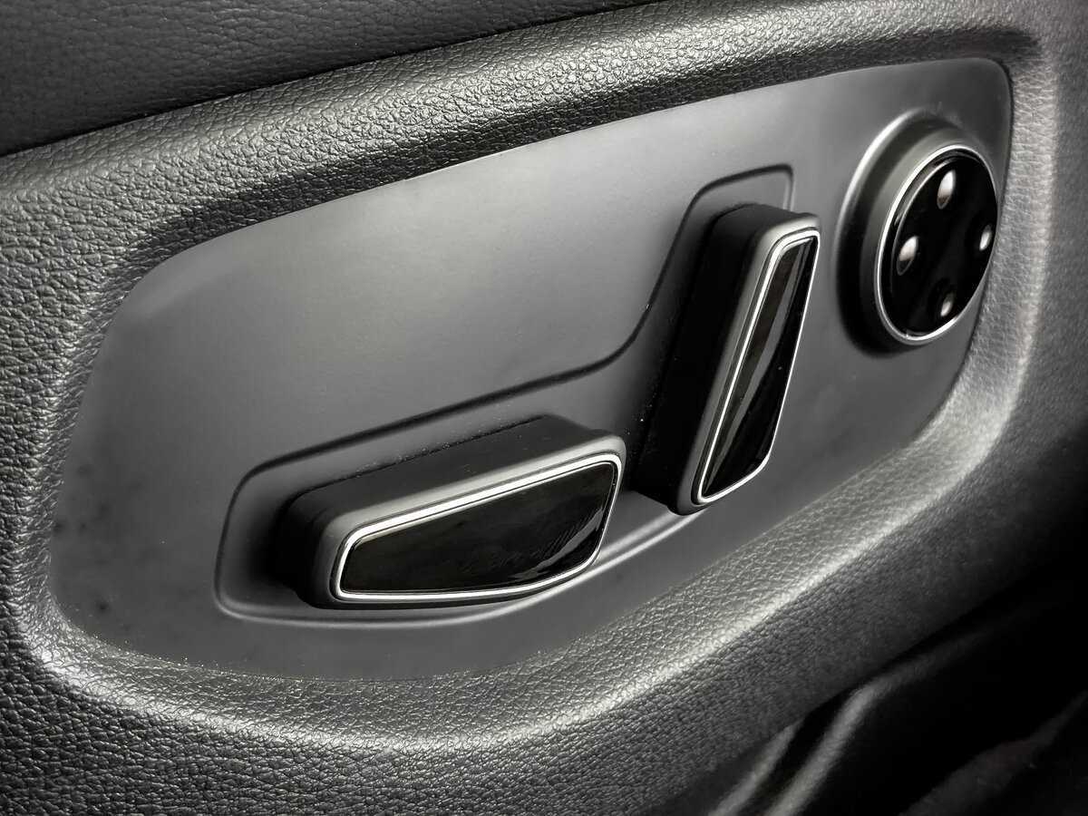 Hyundai Genesis с пробегом — 2015 год. Фото: #19