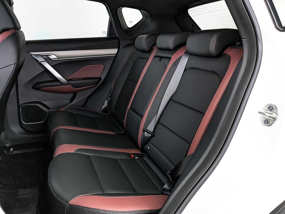 Geely Coolray с пробегом — 2023 год. Фото: #17