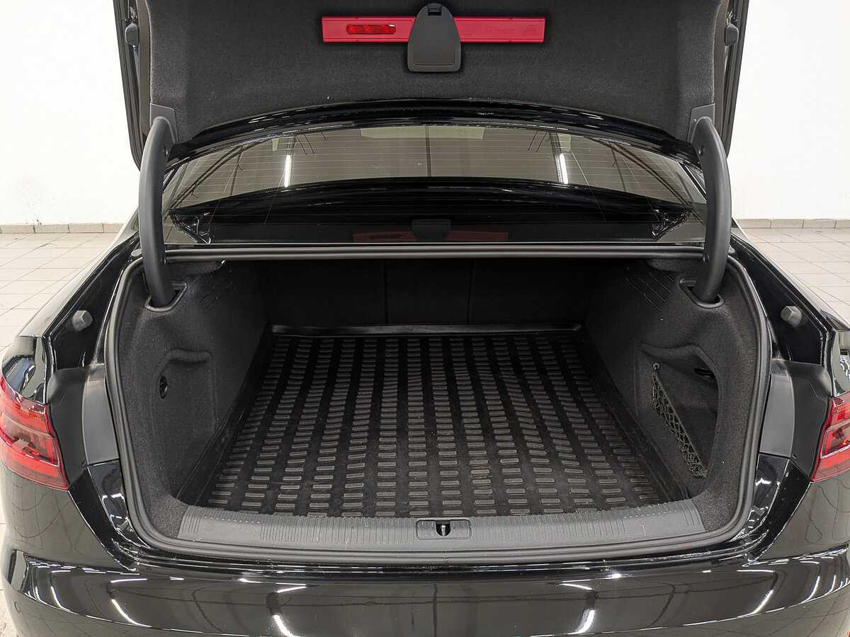 Audi A4 с пробегом — 2018 год. Фото: #9