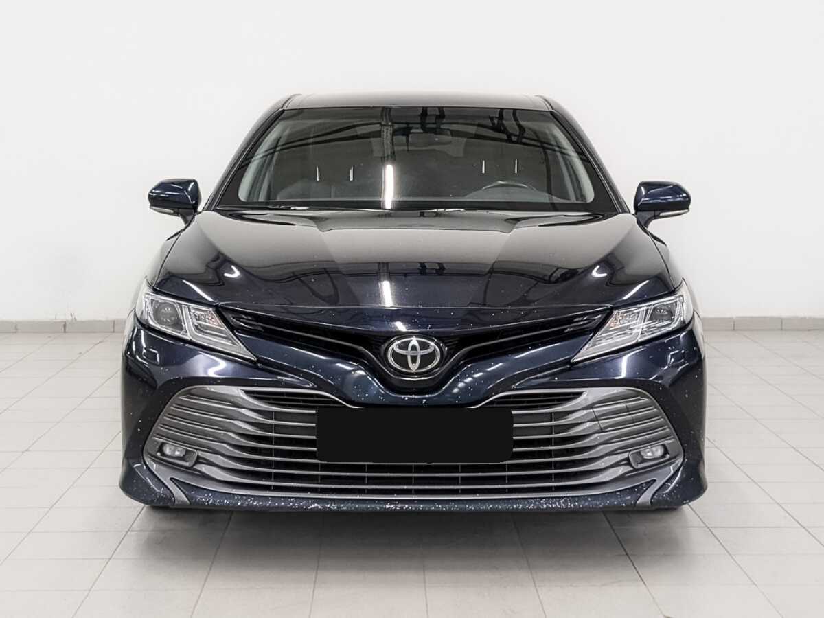 Toyota Camry с пробегом — 2018 год. Фото: #1