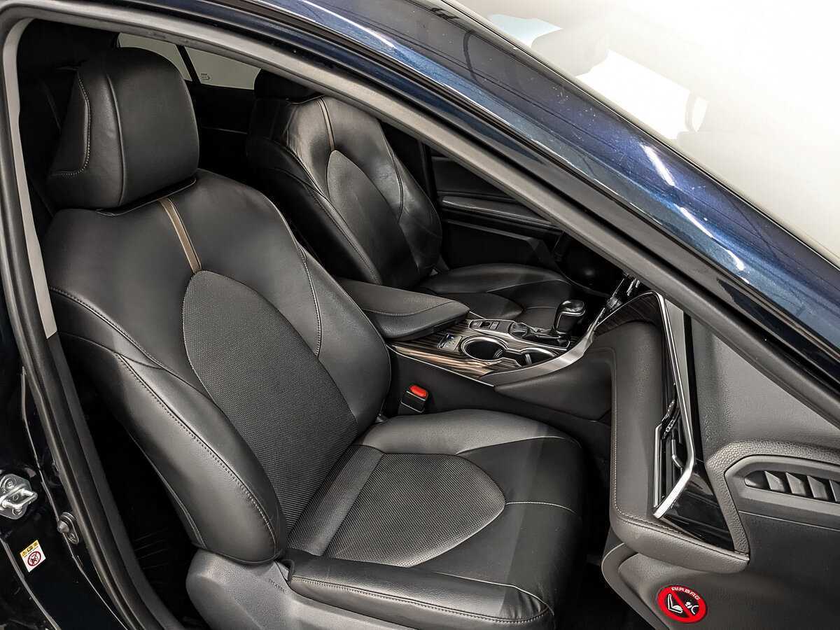 Toyota Camry с пробегом — 2018 год. Фото: #23
