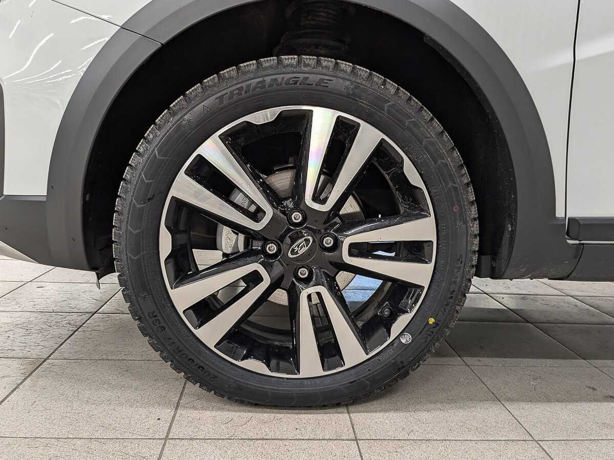 Lada (ВАЗ) Vesta с пробегом — 2024 год. Фото: #11