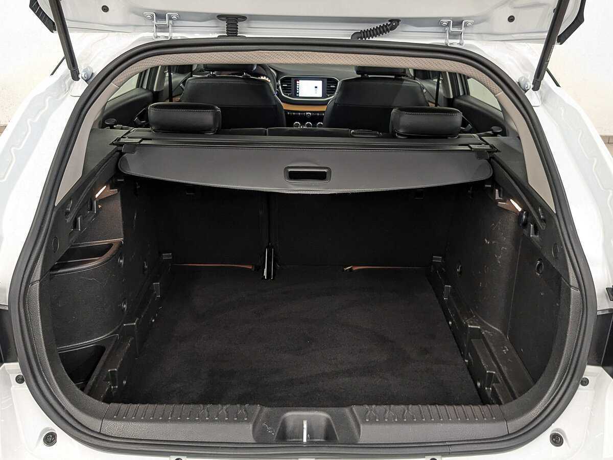 Lada (ВАЗ) Vesta с пробегом — 2024 год. Фото: #9