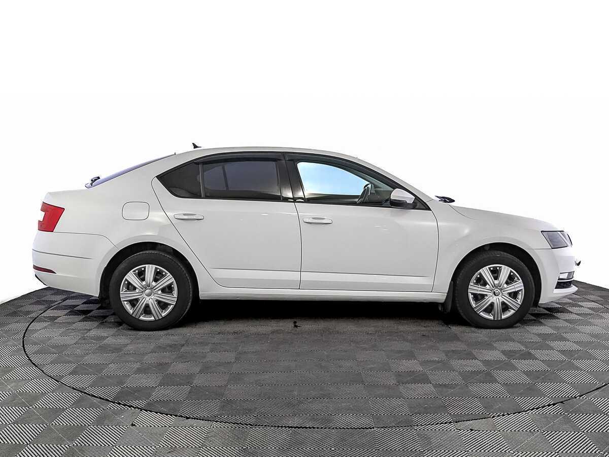 Skoda Octavia с пробегом — 2020 год. Фото: #3