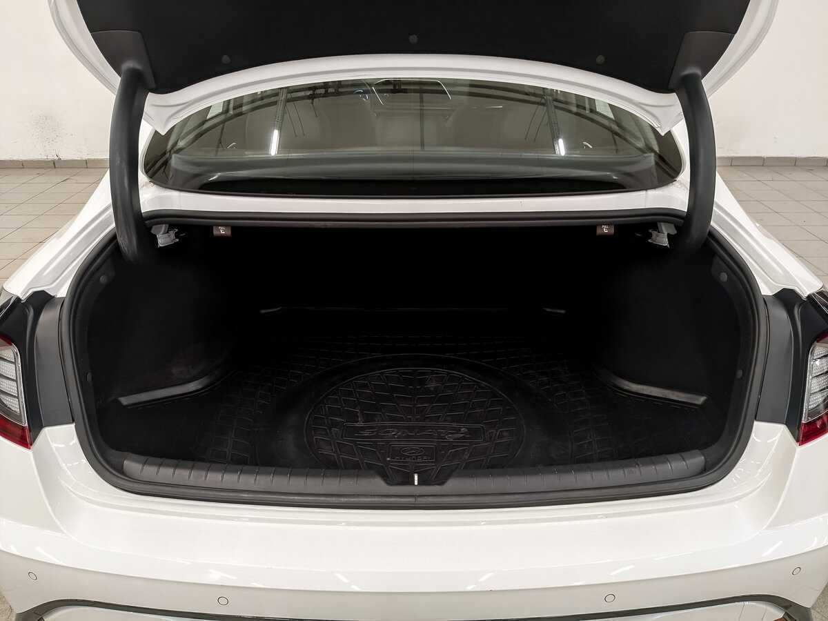 Hyundai Sonata с пробегом — 2022 год. Фото: #9