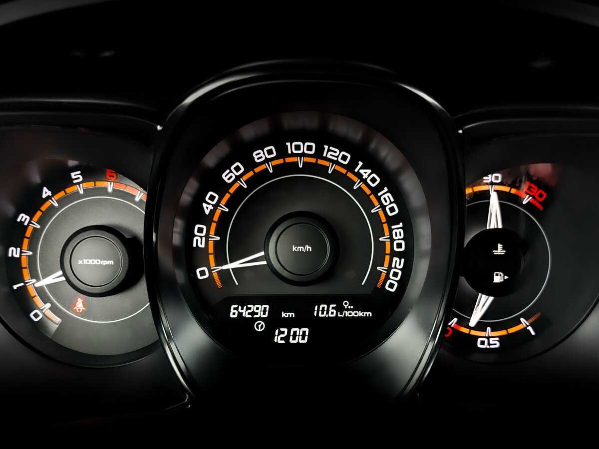 Lada (ВАЗ) Vesta с пробегом — 2017 год. Фото: #12