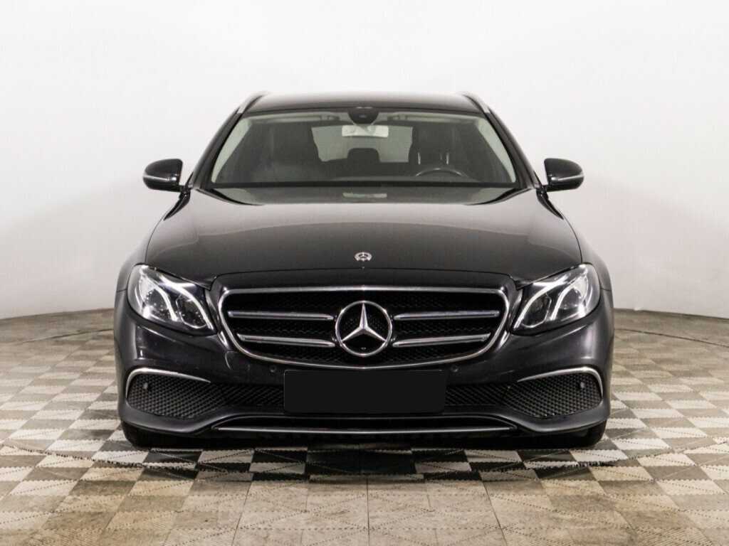 Mercedes-Benz E-Класс с пробегом — 2018 год. Фото: #1