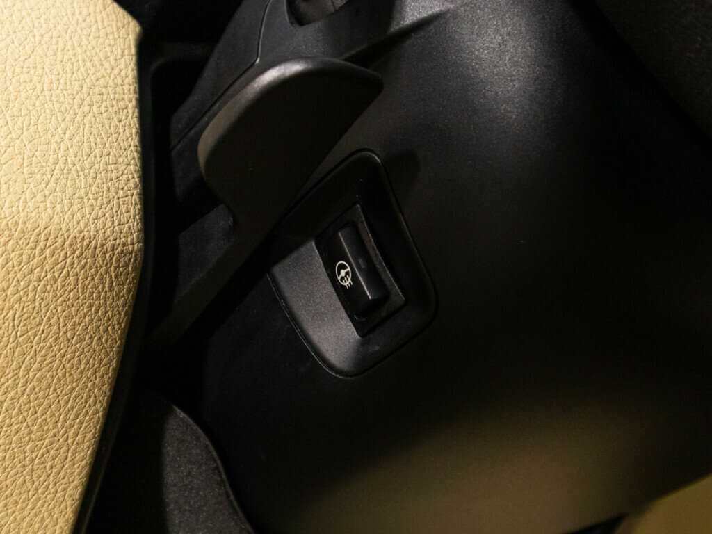 BMW 3 серии с пробегом — 2014 год. Фото: #17