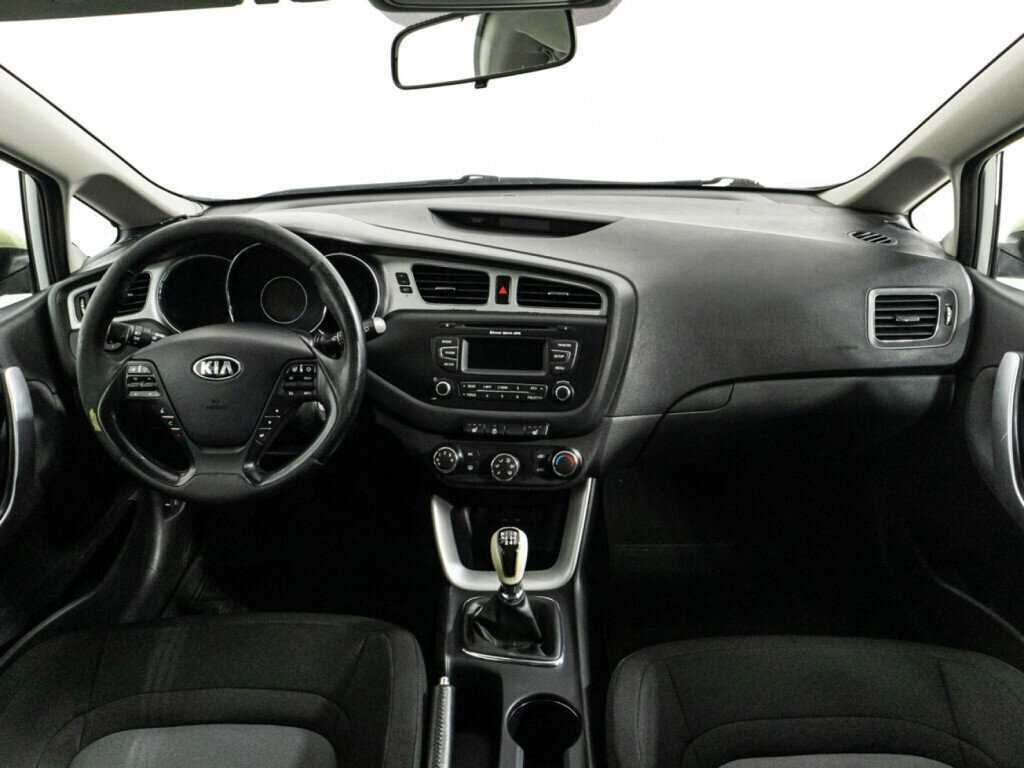 Kia Ceed с пробегом — 2012 год. Фото: #12