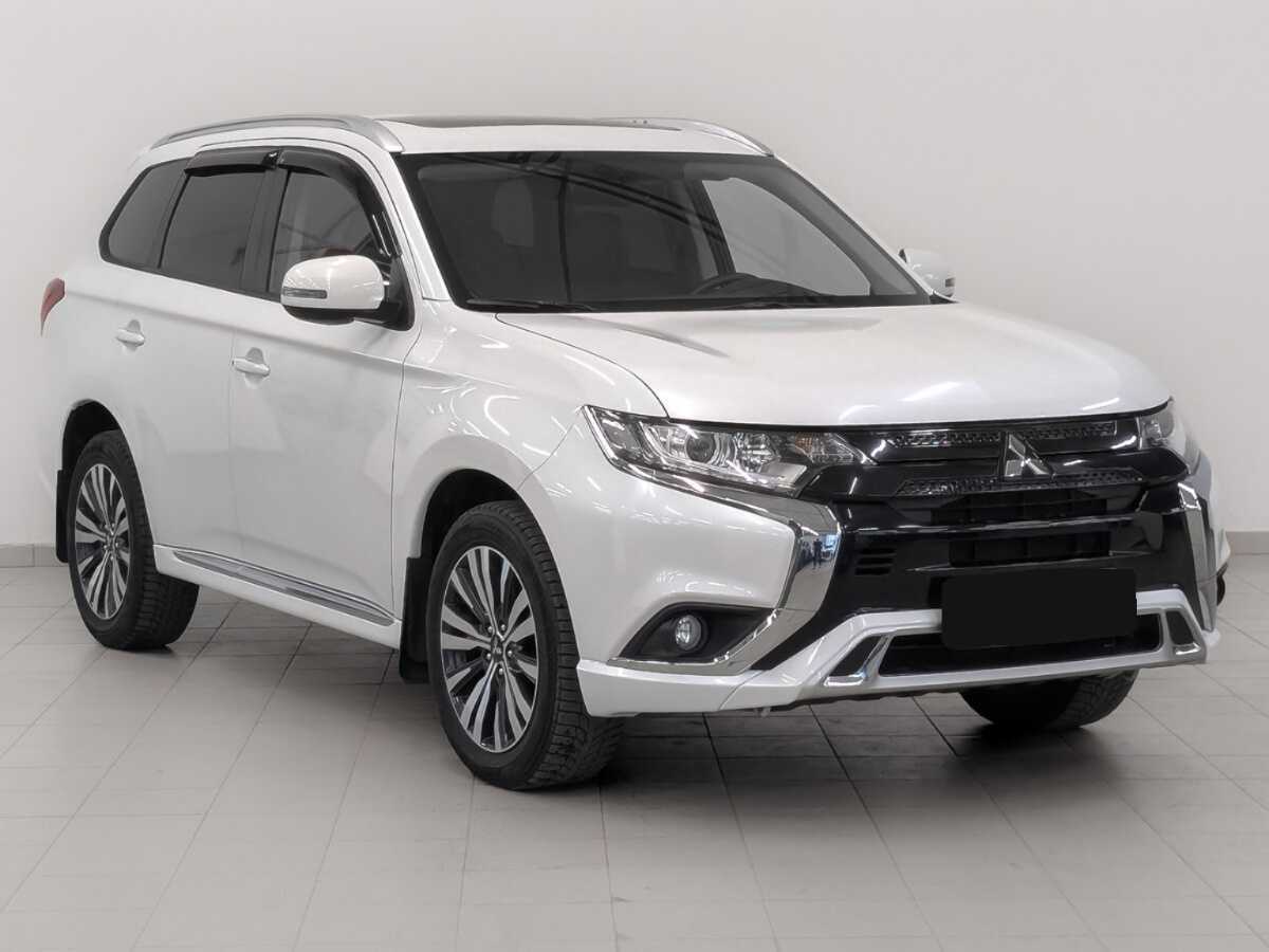 Mitsubishi Outlander с пробегом — 2022 год. Фото: #2