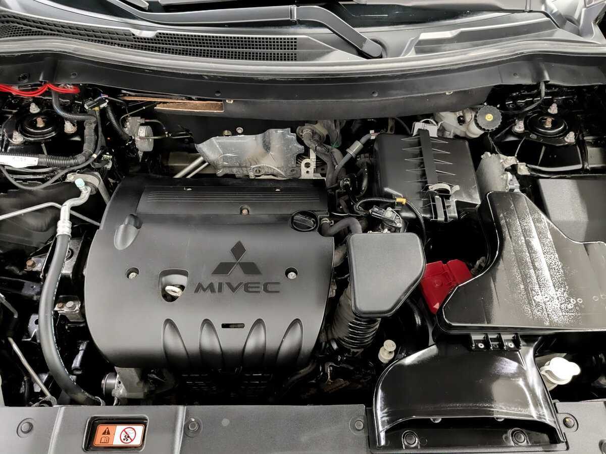 Mitsubishi Outlander с пробегом — 2018 год. Фото: #8